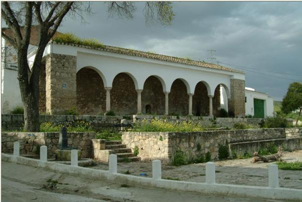 Hostal Los Claveles Baena Buitenkant foto